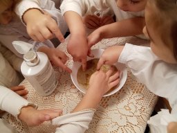 15-10-2025 Mycie rąk z Małpką Iwoną